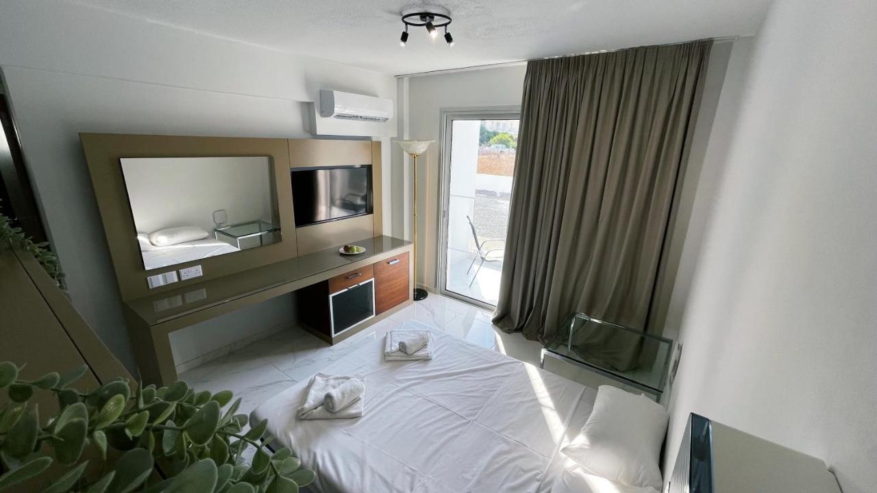 Fotoxenia Luxury Apts 파라림니 외부 사진